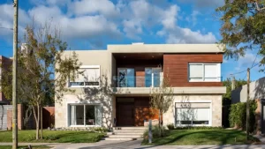 Casa en venta – Dos plantas en el corazón de Banfield